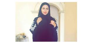 > نشرت النجمة السورية نسرين طافش مقطع فيديو جديد لها ظهرت فيه بالحجاب أثناء زياتها لمقام محي الدين ابن عربي في دمشق وذلك عبر حسابها على انستغرام. Ù‡Ù„ Ø§Ø±ØªØ¯Øª Ù†Ø³Ø±ÙŠÙ† Ø·Ø§ÙØ´ Ø§Ù„Ø­Ø¬Ø§Ø¨