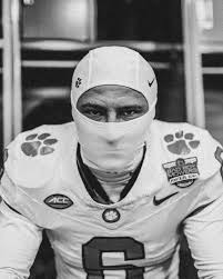 Spot the ball 🐅🏈