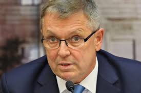 Matolcsy györgy szerint a pénz nem játék, ezzel nem szabad úgy gondolkozni, hogy majd menet közben kijavítjuk a hibákat. Matolcsy Gyorgy A Valsag Utani Helyreallitas Osszpontositson A Nokre
