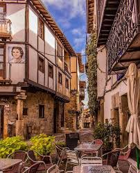 Họ còn có chữ ll lúc thì đọc là d như da, dù, lúc muốn nhấn mạnh thì. Váº» Ä'áº¹p Cá»• Kinh Cá»§a Thanh Phá»' Salamanca Tay Ban Nha