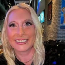 Naomi Clifton's Instagram, Twitter & Facebook