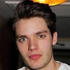 After studying drama and theater studies at schools in maidstone, he left to work abroad starting in kenya and moving for 6. Who Is Dominic Sherwood Dating Now Girlfriends Biography 2021