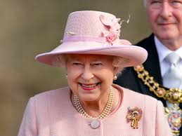 Royal wedding! Late Queen surprises speechless bride and groom in unearthed  footage