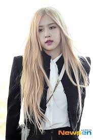 Which beauties have been named in kingchoice's global beauty chart? Blackpink Airport Photo Airport Fashion Update