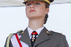 Leonor alquila un hotel flotante a 6.000 euros por día al que irá después  de Girona y Portugal