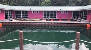 Tasik kenyir menyimpan pelbagai rahsia kehidupan di dasarnya sebelum ditenggelami air. Pakej Tasik Kenyir 3 Hari 2 Malam Floating Resort