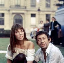 Since the birkin bag's inception in 1984, jane birkin has been given five bags by hermès, all of which she has sold to raise funds for charities. Jane Birkin Und Serge Gainsbourg In Der Nahe Des Louvre Bild Kaufen Verkaufen