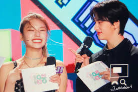 Itzy's yeji and lee daehwi just revealed they are a lot closer than anyone realized. Hyunjin Pics On Twitter Hwang Yeji And Hwang Hyunjin In One Frame Woah
