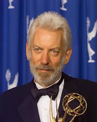 Il m'a fait énormément rire dans smash et ensuite j'ai adoré Full métal  jacket , tellement de rôles diversifiés. Respect l'artiste