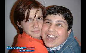 The series follows stepbrothers drake parker (drake bell) and josh nichols (josh peck). 5 Stars You Forgot Played Love Interests On Drake Josh By Dan Schneider Dan Schneider