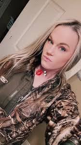 Leila Carlson's Instagram, Twitter & Facebook