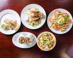 To assemble the tacos, add a bit of the cabbage slaw to a warmed tortilla. Mariscos La Playita A Domicilio En Area De La Bahia De San Francisco Menu Y Precios Uber Eats