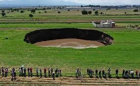 Check spelling or type a new query. Lubang Berdiameter 60 Meter Secara Misterius Terbentuk Di Lahan Pertanian Okezone Travel