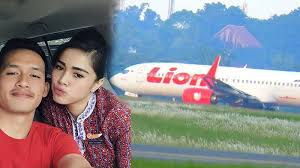 Di pulau laki itu masuk pulau tidung, tetapi dekat ke pulau lancang, katanya. Menyedihkan Kekasih Pramugari Pesawat Lion Air Jt610 Ungkap Chat Terakhirnya Dengan Sang Pacar Sebelum Pesawat Jatuh Teras Jabar
