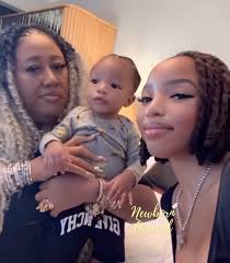 Super Cute 🤎👋🏾♥️ #ddg #hallebailey #chloebailey #halo