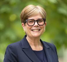 Huge thanks to Lacey Johnston for new real estate pics. Help me pic the one  I need to use for my cards.