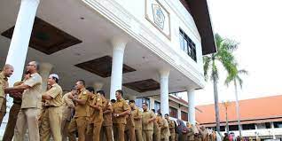 Sehingg gaji terendah pns (golongan i/a masa kerja 0 tahun) senilai rp 1.560.800 dari sebelumnya pada tahun 2018 senilai rp 1.486.500. Rincian Terbaru Daftar Gaji Pns 2020 Golongan I Hingga Iv Halaman All Kompas Com