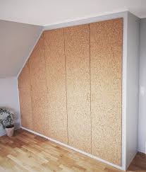 Ein Simpler Ikea Hocker Wird Ganz Einfach Zu Einem Sofa Beistelltischchen 8230 Ga 8230 In 2020 Ikea Hack Ingebouwde Kast Zolder Kledingkast