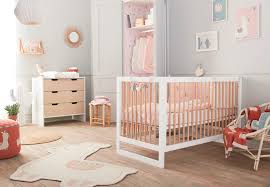 Avec l'arrivée de bébé, il est indispensable d'aménager dans la maison un endroit. Amenager Un Coin Table A Langer Dans La Chambre De Bebe Blog Noukie S