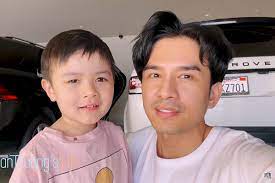 Thầy cô, du học, các khóa trước 2005, các khoá sau 2005. Con Trai Ca SÄ© Ä'an TrÆ°á»ng Máº¿u Mao Vi Bá»' Máº¹ Treu Ä'ang á»Ÿ Viá»‡t Nam Vietnamnet