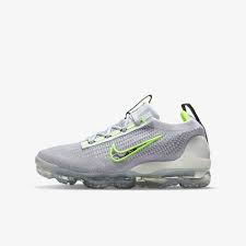 Nike aims to deliver products that help athletes to level up their ability or potential. Boys Shoes Nike Com