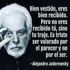 Las cosas bellas se comparten... Pareciera ser una tontería, pero por  desgracia es algo cierto. Vivimos tiempos donde es más importante el envase  que su contenido.