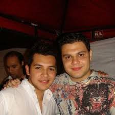 Con estas canciones y el gran éxito vivo en el limbo, kaleth morales hizo historia y se convirtió en el precursor de esa nueva ola del vallenato y le abrió las puertas a artistas como silvestre dangond, quien le. Kaleth Morales Age Biography Last Fm