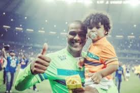 A mãe e o pai ocupavam cargos na instituição. Goleiro Elisson Anuncia A Morte Do Filho De 6 Anos Lucca Pais Filhos