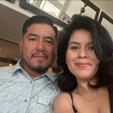 please sign my yearbook