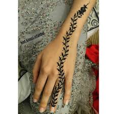 Sade Ve Zarif Model Tercih Eden Gelinlerimizde Bugun Bilgi Ve Rezervasyon Icin Dm Henna Hennaalem Hennaart Hennatattoo Henn Gecici Dovme Tattoo Kina