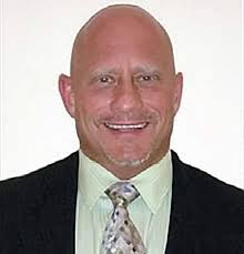 The Sun as you can see maintains the same size as it moves away from you.