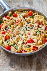 Tomato Spinach Chicken Pasta Chicken Pasta Recipes Chicken Spinach Pasta Linguine Recipes