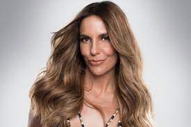 Claudia leitte está abalada por causa de dívida e pede ajuda a ivete sangalo. Ivete Sangalo Comemora Estreia De Musica Em Festa Do Bbb21 Que Lindo