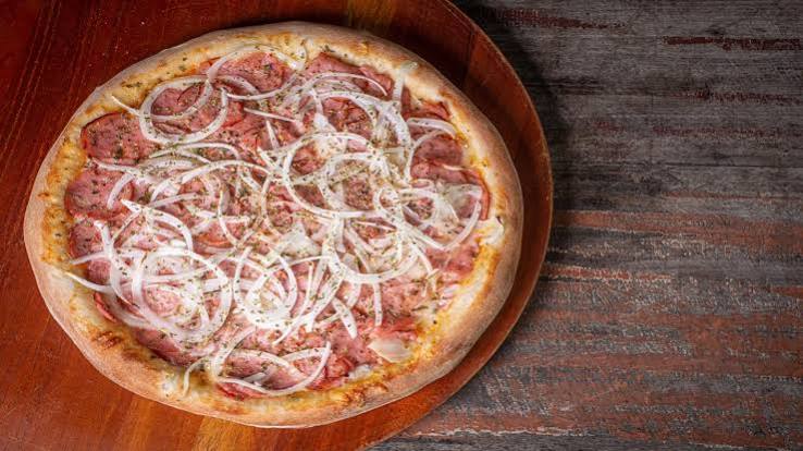 Pizza Calabresa Acebolada
