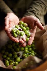 Via Olives Theatre De La Cuisine Olives Cuisine Preparation Des Olives