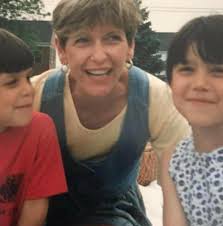 Happy Birthday to my sister. I love you so much. Keep killing it girl  @lysasimpson