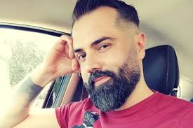 Ślub od pierwszego wejrzenia": Karol pokazał zdjęcie bez brody. Laura nie  miała dla niego litości