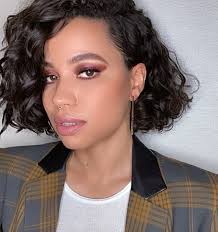 Whether you're on the fence and need some insight about the latest short why not refresh your short hair lingo and learn the differences between a bob and a lob. The 33 Coolest Short Haircuts For Women 2021 Glamour
