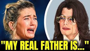 Joy Batten's Instagram, Twitter & Facebook