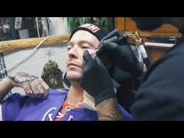 Joakim lundell berättar sin historia för leif eriksson och martin svensson. Tatuerar Ansiktet Youtube