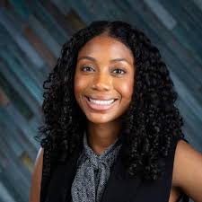 January = headshot season 📸 To be fair, every month is headshot season to  me and in case you missed it I am also a headshot, portrait, and family  photographer (hit up