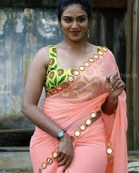 Be it a traditional or western look. Complete South Indian Tamil Actress Name List With Photos And All Tamil Actress Box Office Hits Inside Check The India Beauty Women South Indian Actress Saree