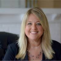 Carrie Sutton's Instagram, Twitter & Facebook