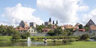 The atmosphere is informal and relaxed, creating the feeling that everyone who matters is there. Almedalsveckan 2019 Har Ar Siffrorna Som Summerar Eventeffect Se