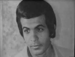 ولد الفنان هادي الجيار في 15 أكتوبر سنة 1949 ويبلغ عمره 70 سنة، خريج المعهد العالي للفنون الجميلة، شارك في مسرحية مدرسة المشاغبين، كما شارك في العديد من المسلسلات ابرزها العصيان وقلب ميت، وغيرها من الافلام سينمائية. Ù‡Ø§Ø¯ÙŠ Ø§Ù„Ø¬ÙŠØ§Ø± ÙÙŠ 20 ØµÙˆØ±Ø© ØªÙ„Ø®Øµ Ù…Ø³ÙŠØ±ØªÙ‡ Ø§Ù„ÙÙ†ÙŠØ© ÙˆØ§Ù„Ø¥Ù†Ø³Ø§Ù†ÙŠØ© Ø§Ù„ÙŠÙˆÙ… Ø§Ù„Ø³Ø§Ø¨Ø¹