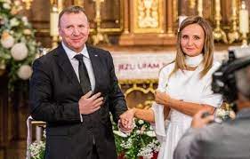 Jacek kurski, były prezes tvp, wziął w sobotę ślub kościelny w krakowskich łagiewnikach. Ewenement Na Skale Kraju Jak Doszlo Do Tego Ze Jacek Kurski Otrzymal Drugi Slub Koscielny Jest Komentarz Ksiedza Zycie