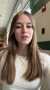 Amber Kearns's Instagram, Twitter & Facebook