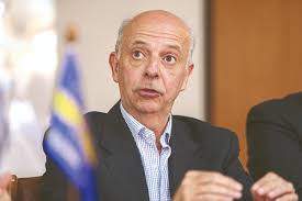 Javier García sale a salvataje de astillero en quiebra