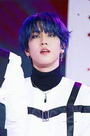 Pin By Exlk On Stray Kids Han Stray Kids Stray Kids Han Jisung Blue Hair