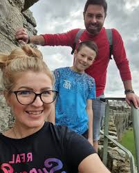 It's the freaking weekend I hope everybody has a beautiful and safe and  happy weekend so I'm looking at this video I just want people to stop  judging people by the looks